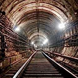 11-tunel-desenli-duvar-kagitlari